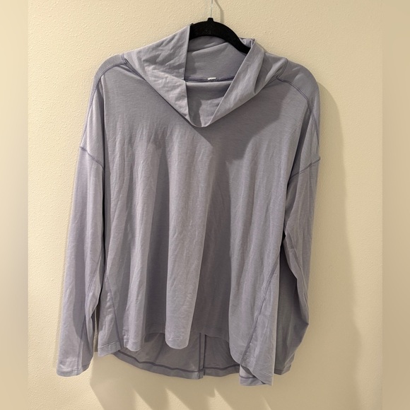 Lululemon Women's 12 Long Sleeve Top Cowl Neck Lavender Athletic‎ Pullover - Picture 4 of 7